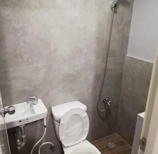 Apartment Real Residences 8a Manila